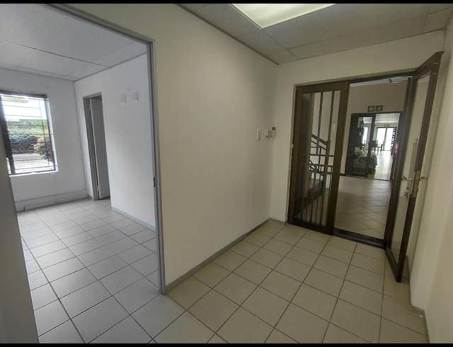 70M² OFFICE TO LET IN FOURWAYS